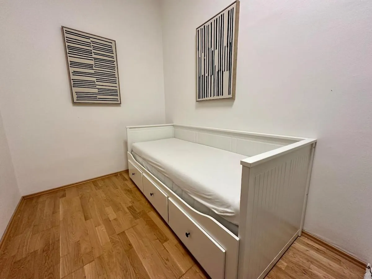 Belvedere Central Station Apartment Vienna