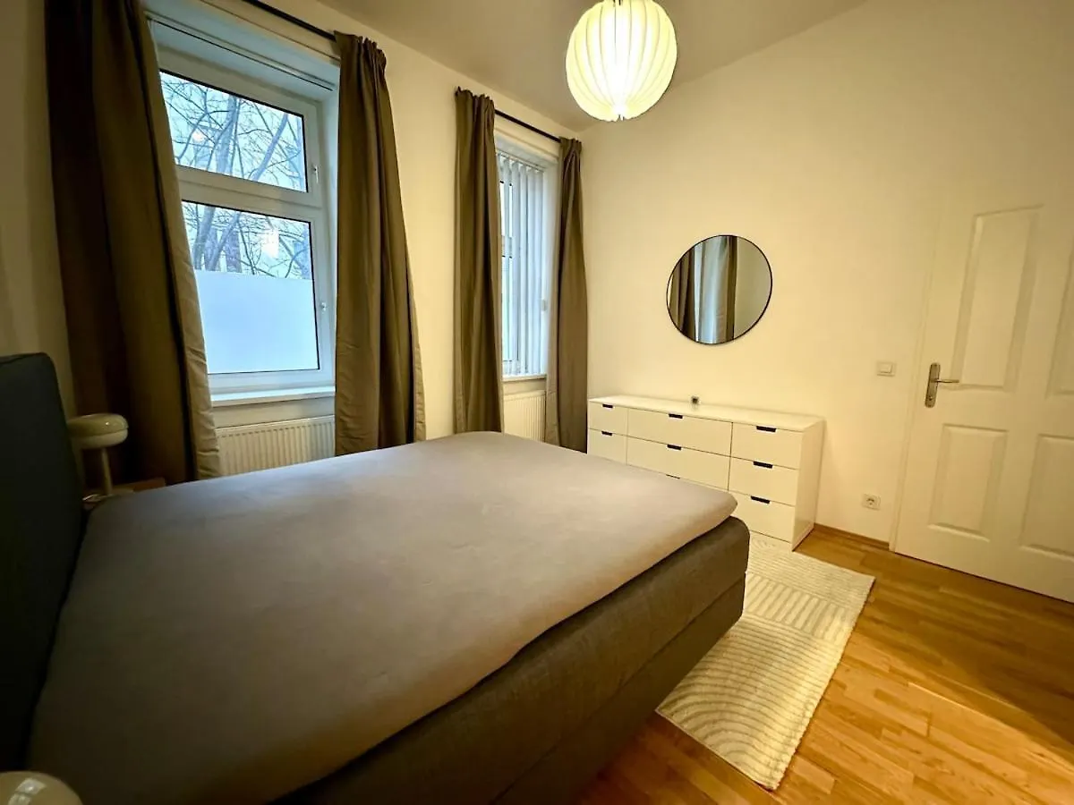 Belvedere Central Station Apartment Vienna